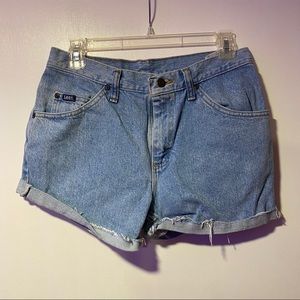Light wash, medium rise, mom jean shorts